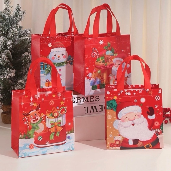 Christmas Gift Bags 12pack - Picture 1 of 5
